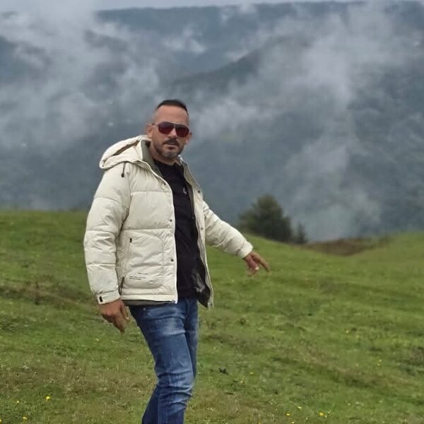 صورة الأستاذ ثابت ياسين أبوناب